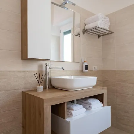 Дом отдыха Luxury And Sweet Home-metro Malatesta Рим